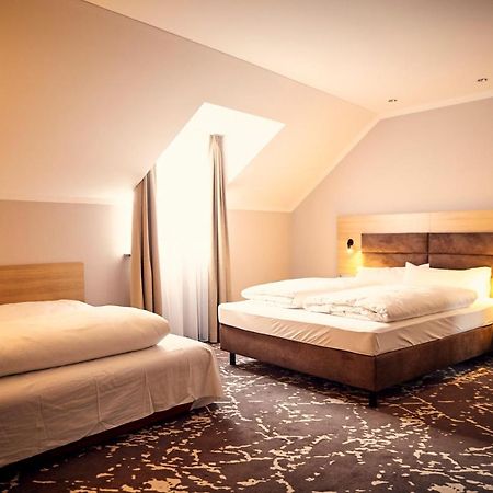 Bed&Breakfast Erber Ismaning Bagian luar foto